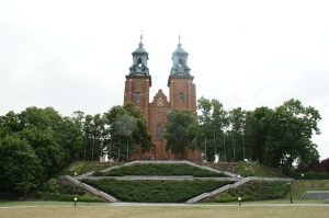 dlaczego warto odwiedzić gniezno